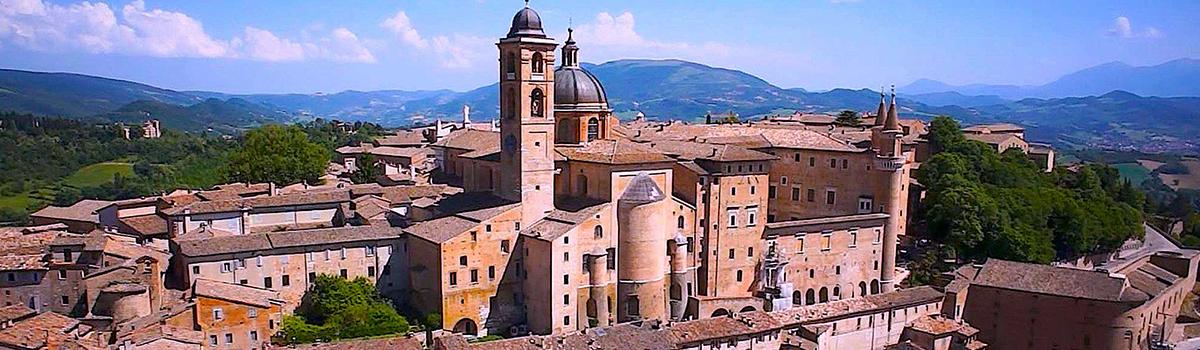 Immagine panoramica aerea di Urbino