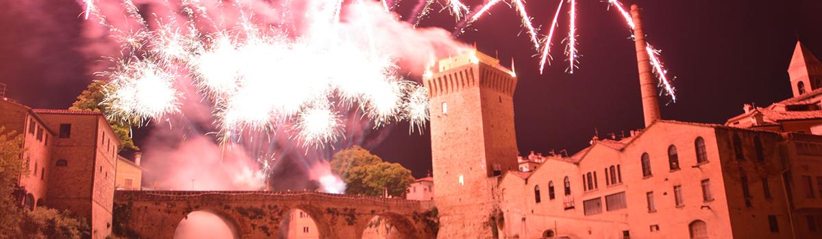 Immagine dei fuochi d'artificio a Fermignano