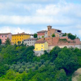 Immagine del borgo di Petriano