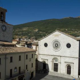 Immagine della Cattedrale di San Benedetto a Gualdo Tadino