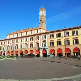 Immagine del palazzo comunale di Forlì