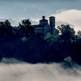 Immagine del colle col Mausoleo dei Duchi di Urbino