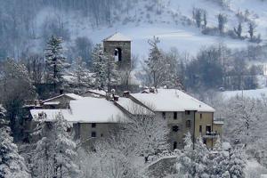 Immagine invernale del Castello di Badia Tedalda